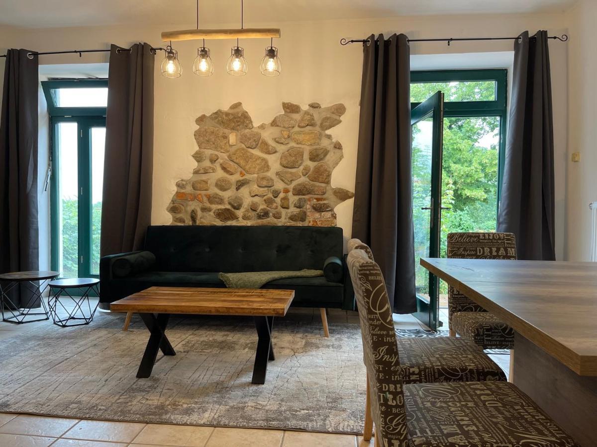 Mitten In Der Natur : Ferienwohnung Mit 3 Schlafzimmern, Neu Eingerichtet Neu Gaarz Εξωτερικό φωτογραφία